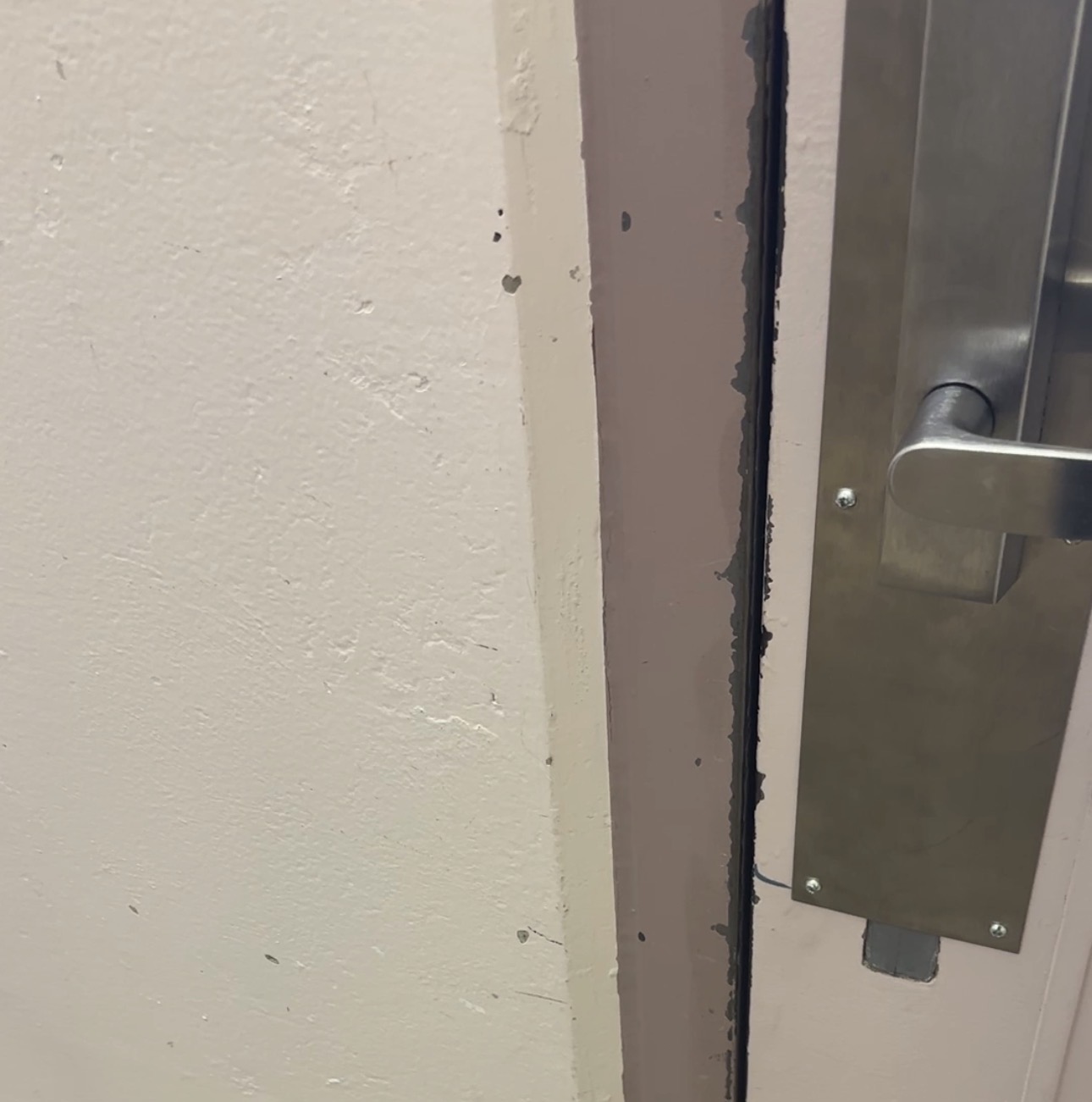 recording of the heavy staricase door in between the A and E wings